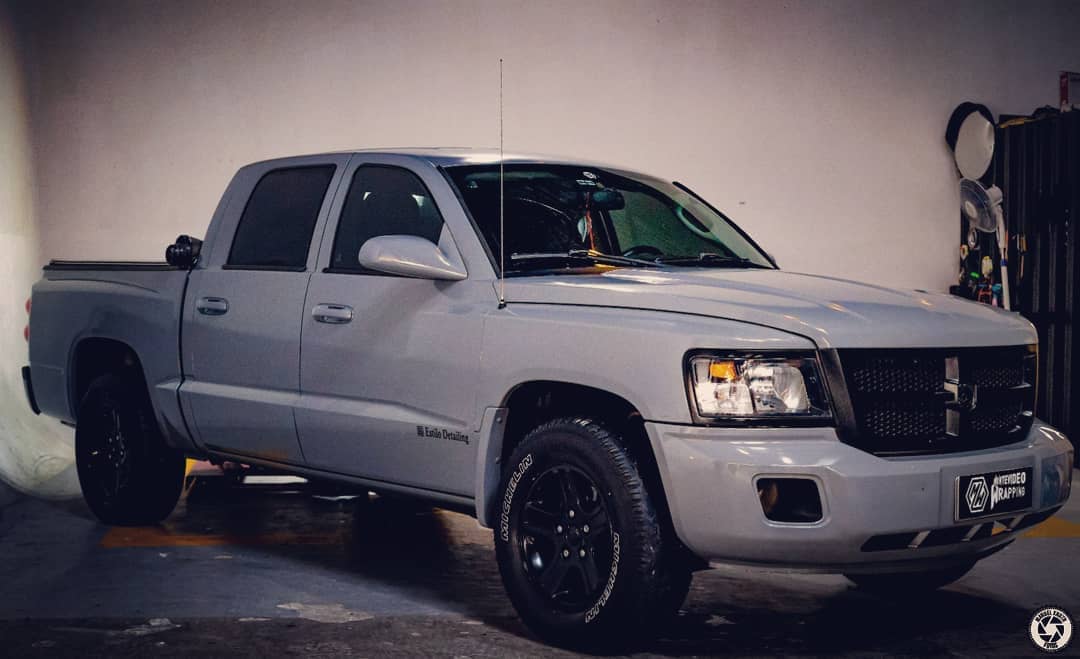 Vehículo con polarizado instalado